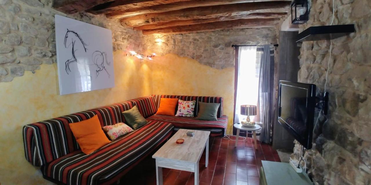 Апартаменти Apartamento Sierra De Guara Paules Екстер'єр фото
